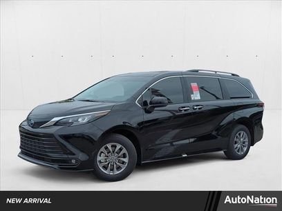New 2025 Toyota Sienna XLE