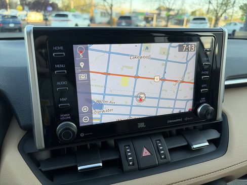 Used 2019 Toyota RAV4 Limited image 20