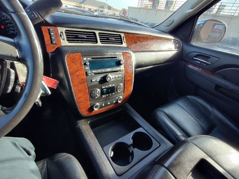 Used 2011 Chevrolet Suburban LT w/ Regional Value Package image 21