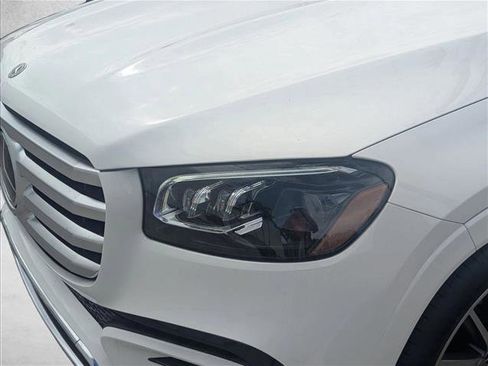 Used 2025 Mercedes-Benz GLS 580 4MATIC image 13