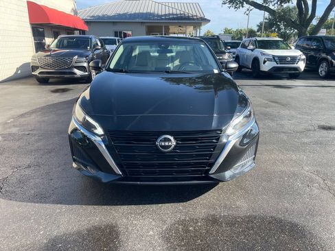 Used 2025 Nissan Altima 2.5 SV FWD image 8