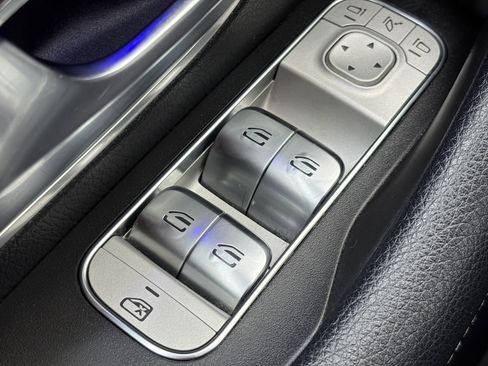 Used 2021 Mercedes-Benz GLE 350 4MATIC image 32