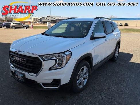 Used 2023 GMC Terrain SLE w/ Driver Convenience Package image 1