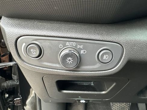 Used 2023 Chevrolet TrailBlazer LT FWD image 28