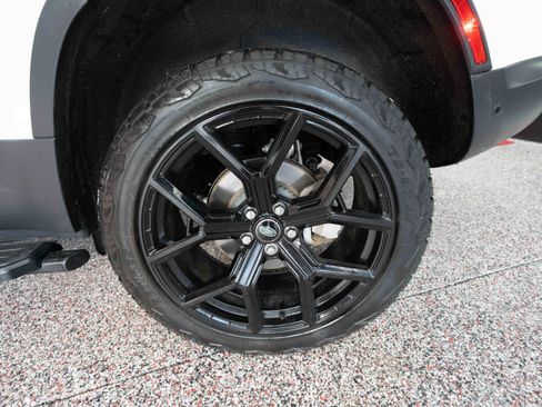 Used 2024 Land Rover Defender 110 S image 29