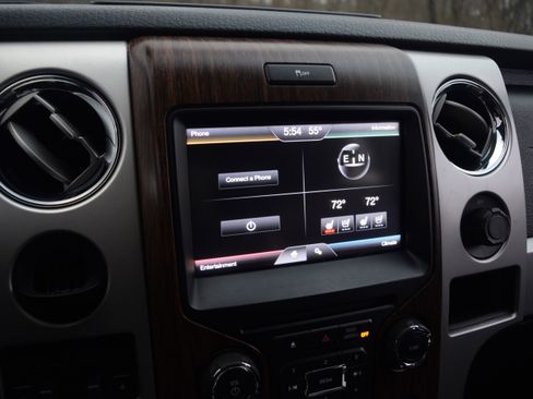 Used 2013 Ford F150 Lariat w/ Lariat Chrome Pkg image 9