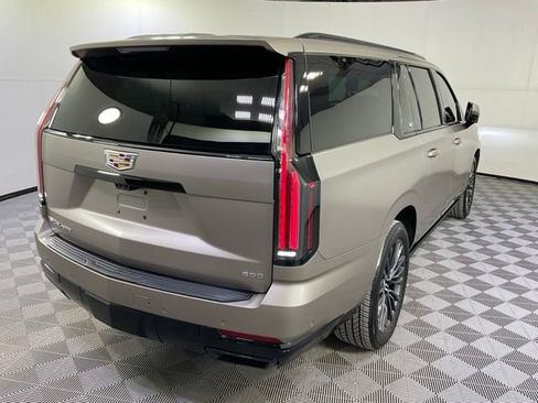 Used 2025 Cadillac Escalade ESV Sport Platinum image 6