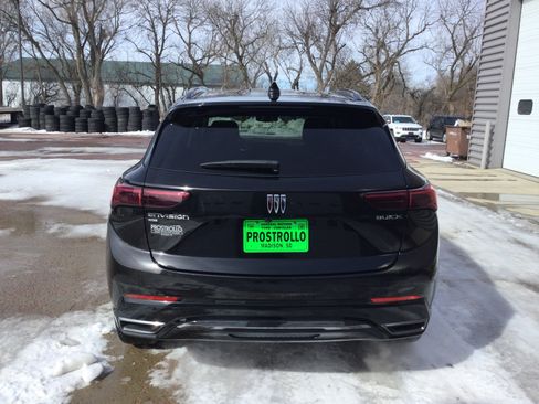 Used 2025 Buick Envision Sport Touring image 3