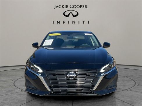 Used 2023 Nissan Altima 2.5 SV image 8