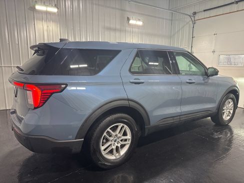 Used 2026 Ford Explorer Active AWD/4WD image 2