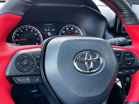 Used 2022 Toyota RAV4 LE image 33