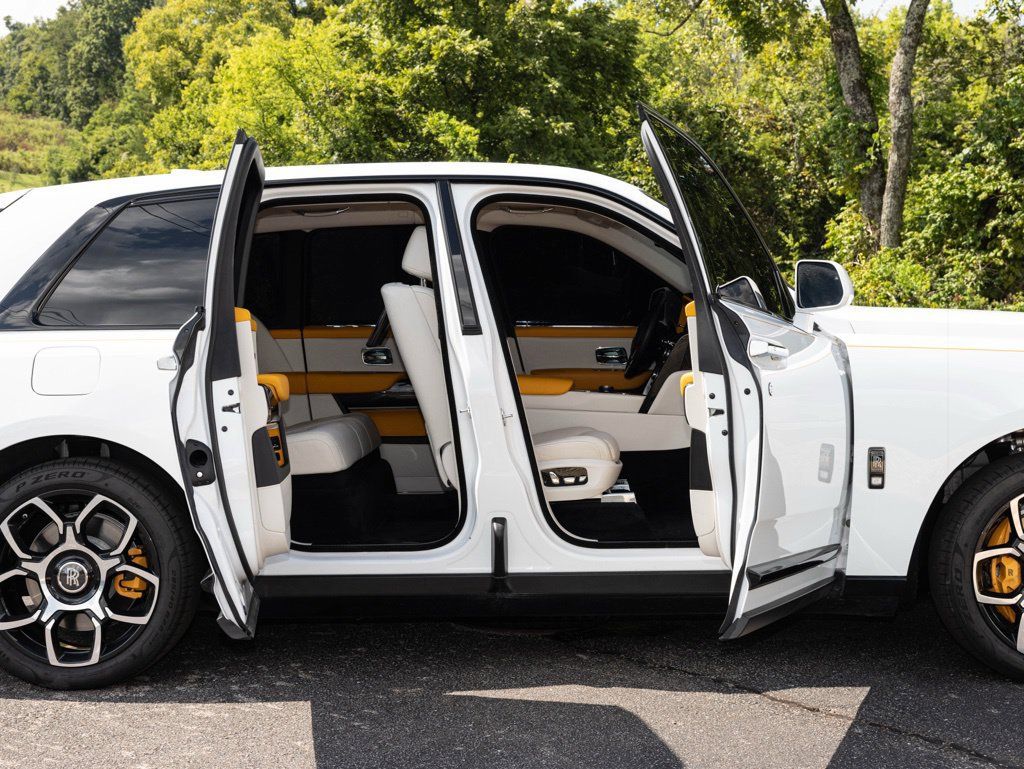 Used 2022 Rolls-Royce Cullinan Black Badge w/ Dark Exterior Package AWD/4WD image 74