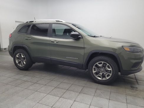 Used 2020 Jeep Cherokee Latitude FWD image 11