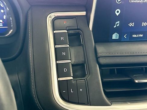 Used 2022 Chevrolet Tahoe Z71 w/ Luxury Package image 18