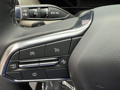 Used 2026 Chevrolet Equinox LT w/ Convenience Package II FWD image 14