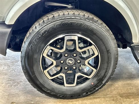 New 2025 Ford Bronco Outer Banks image 32