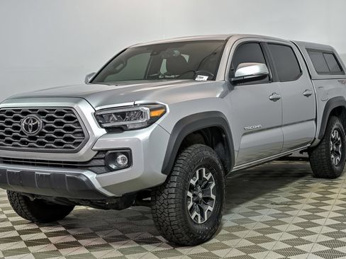 Used 2023 Toyota Tacoma TRD Off-Road w/ TRD Premium Off Road Package AWD/4WD image 5