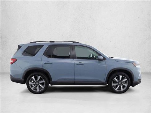Used 2023 Honda Pilot Touring image 8