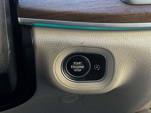 Certified 2022 Mercedes-Benz GLE 350 w/ AMG Line Exterior image 21