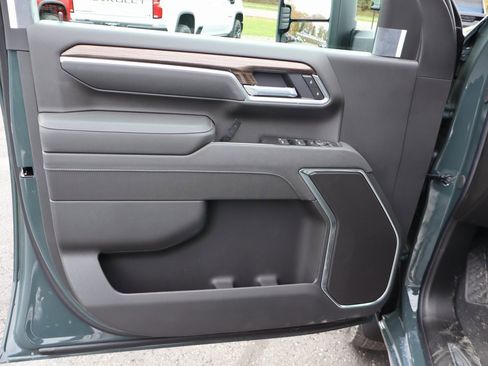 New 2026 Chevrolet Silverado 3500 LT image 3