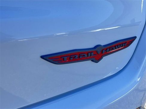 Used 2023 Jeep Compass Trailhawk image 10