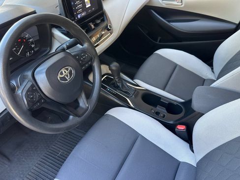 Used 2023 Toyota Corolla LE w/ LE Convenience Package FWD image 11