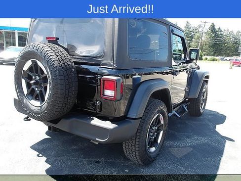 Used 2023 Jeep Wrangler Sport AWD/4WD image 7