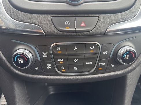 Used 2023 Chevrolet Equinox LT image 23