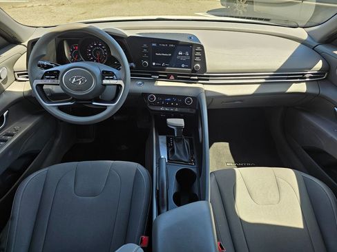 Used 2023 Hyundai Elantra SEL w/ Cargo Package FWD image 18
