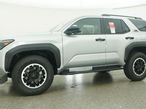 Certified 2026 Toyota 4Runner TRD Off-Road Premium AWD/4WD image 18