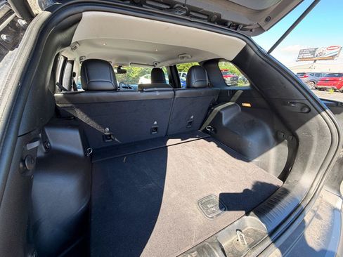 Used 2019 Jeep Cherokee Limited w/ Trailer Tow Group AWD/4WD image 15