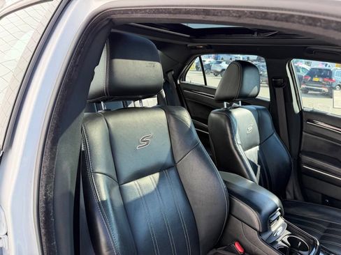 Used 2023 Chrysler 300 S RWD image 19