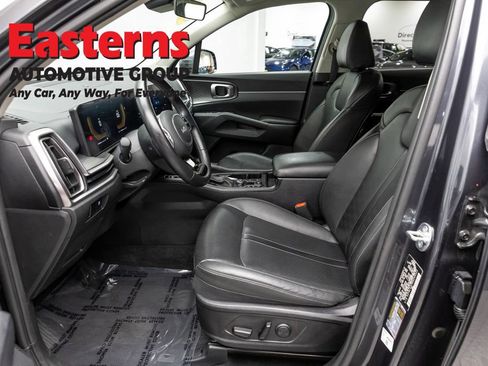 Used 2024 Kia Sorento S FWD image 14