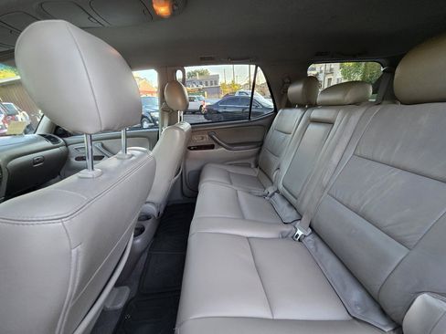 Used 2006 Toyota Sequoia SR5 image 24