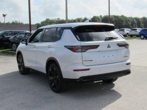 New 2026 Mitsubishi Outlander LE FWD image 6