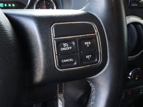 Used 2018 Jeep Wrangler Unlimited Rubicon w/ Connectivity Group AWD/4WD image 30