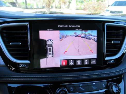 New 2026 Chrysler Pacifica Select FWD image 25