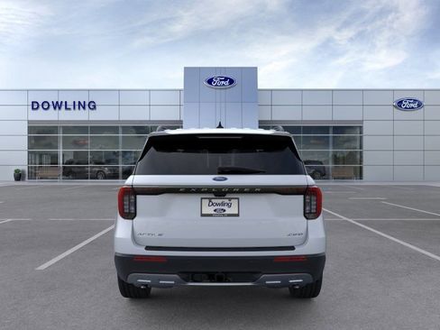 New 2026 Ford Explorer Active w/ Active Comfort Package image 5