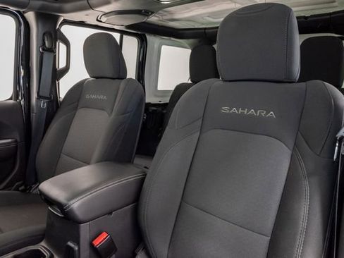 Certified 2022 Jeep Wrangler Unlimited Sahara w/ Cold Weather Group AWD/4WD image 9