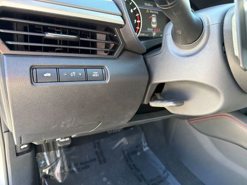 Used 2023 Nissan Altima 2.5 SR FWD image 18