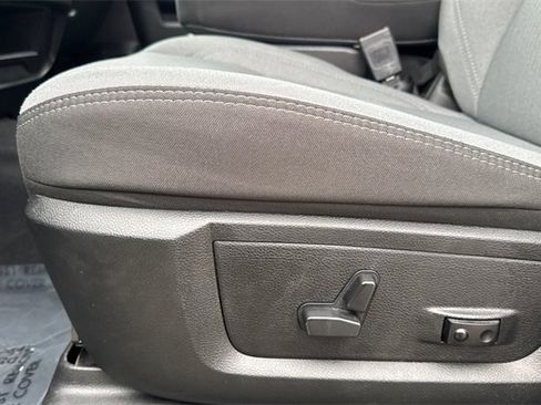 Used 2024 RAM 2500 Big Horn w/ Bed Utility Group image 13