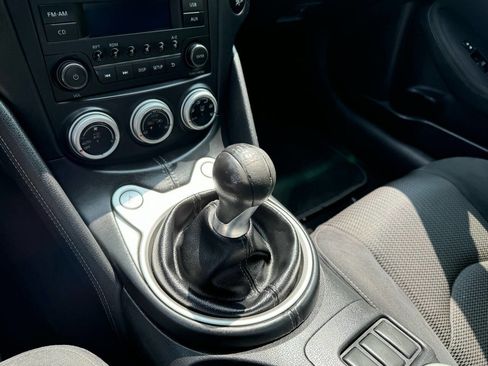 Used 2017 Nissan 370Z Base 2dr Coupe 6M image 8