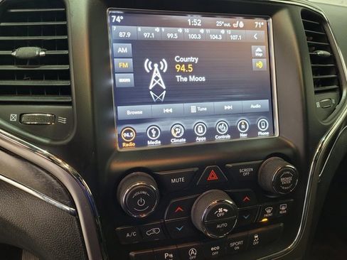 Used 2018 Jeep Grand Cherokee Limited image 35