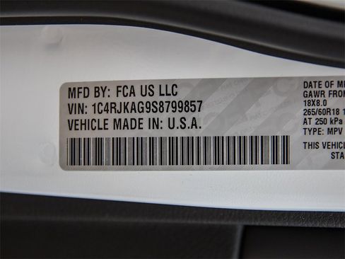 New 2025 Jeep Grand Cherokee L Altitude image 38