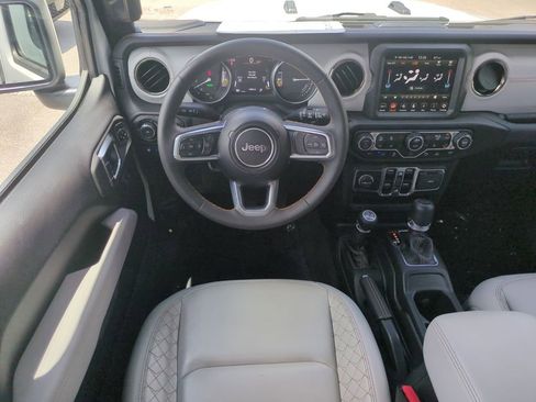 Used 2023 Jeep Wrangler Unlimited Sahara AWD/4WD image 17