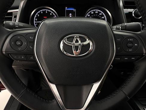 Used 2018 Toyota Camry SE image 16