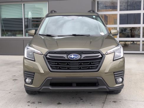 Used 2022 Subaru Forester Limited w/ Popular Package #2 image 2