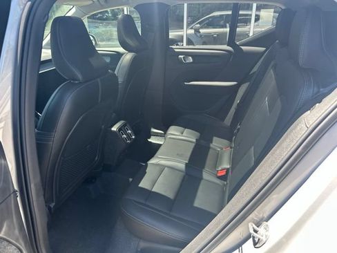 Used 2025 Volvo XC40 B5 Core AWD/4WD image 17