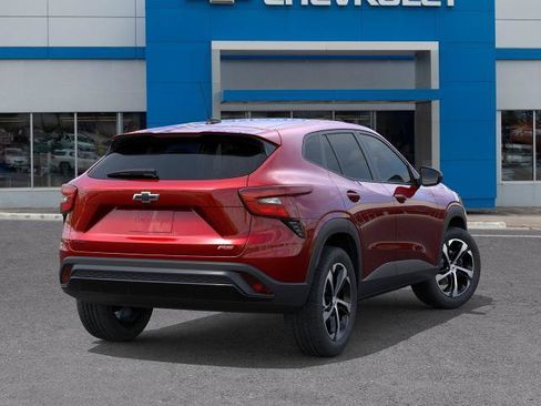New 2026 Chevrolet Trax RS w/ Sunroof Package FWD image 4