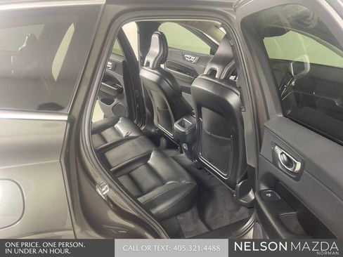 Used 2019 Volvo XC60 T5 Momentum w/ Premium Package FWD image 16